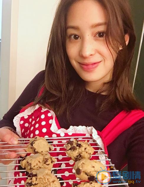 一路繁花相送紀若櫟是誰扮演的？紀若櫟扮演者莫允雯個人資料、寫真及生活照欣賞