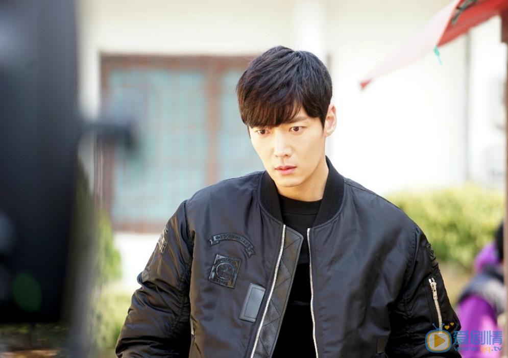 皇后的品格羅王植是誰演的？皇后的品格羅王植扮演者崔振赫個人資料、寫真及生活照欣賞