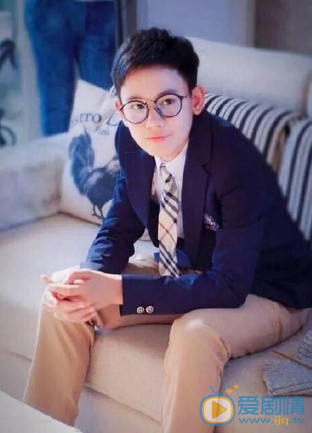 我的體育老師路寬是誰演的？路寬扮演者胡先煦個人資料、寫真及生活照欣賞