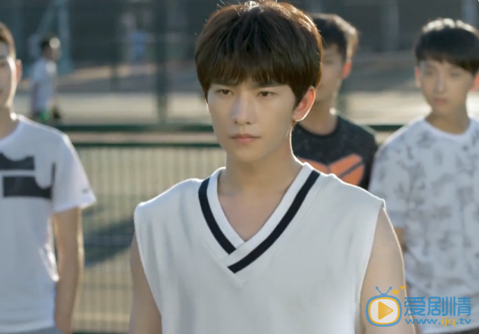 微微一笑很傾城楊洋肖奈白襯衫大盤點 楊洋肖奈服裝品牌介紹