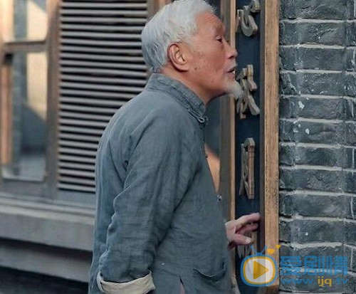 老酒館牛犇飾演什麼角色？他在劇中是一個怎樣的人？