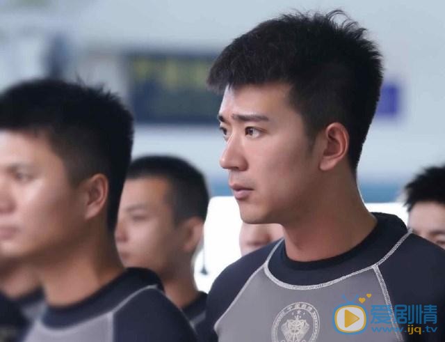 空降利刃喬梁是由誰飾演的？他的結局怎么樣？