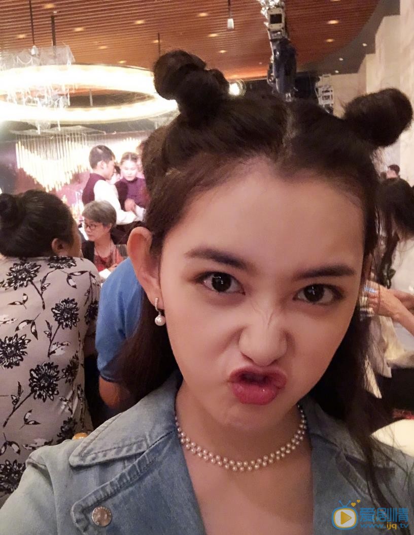 天坑鷹獵小紅果是誰演的？小紅果扮演者蔣依依個人資料、寫真及生活照欣賞