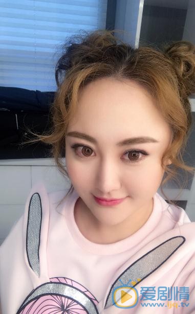 歸去來綠卡是誰演的?綠卡扮演者馬程程個人資料、寫真及生活照欣賞