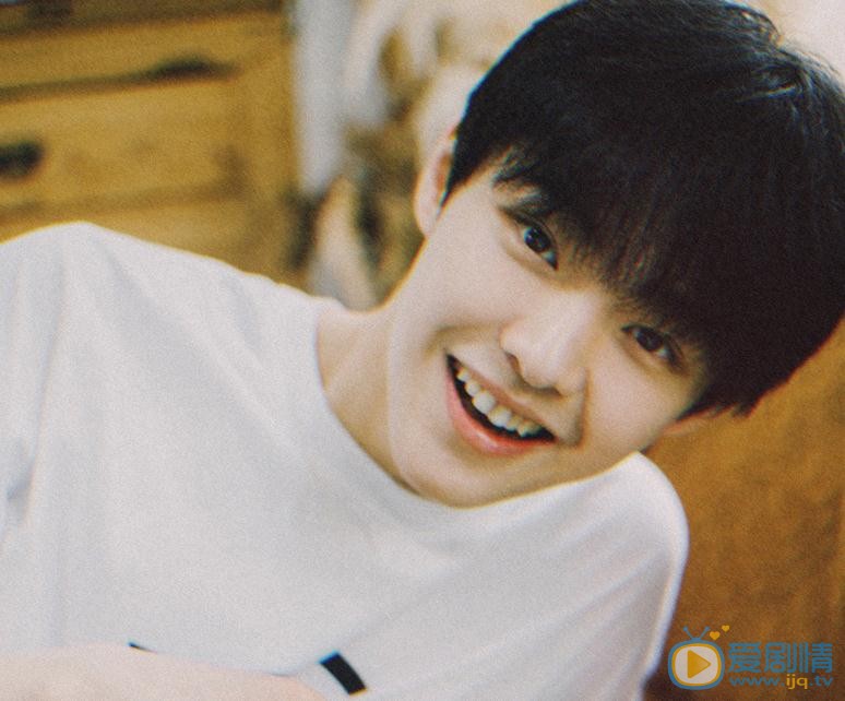 施展個人資料簡介 施展寫真