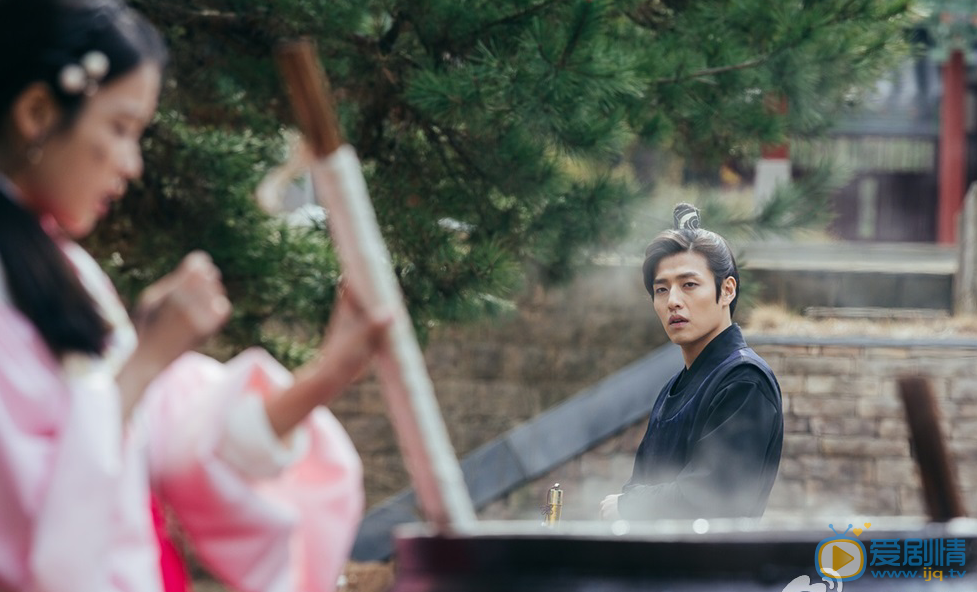 步步驚心：麗公布三角關係海報 李準基-李智恩-姜河那&ldquo;強烈又另類&rdquo;的三角關係