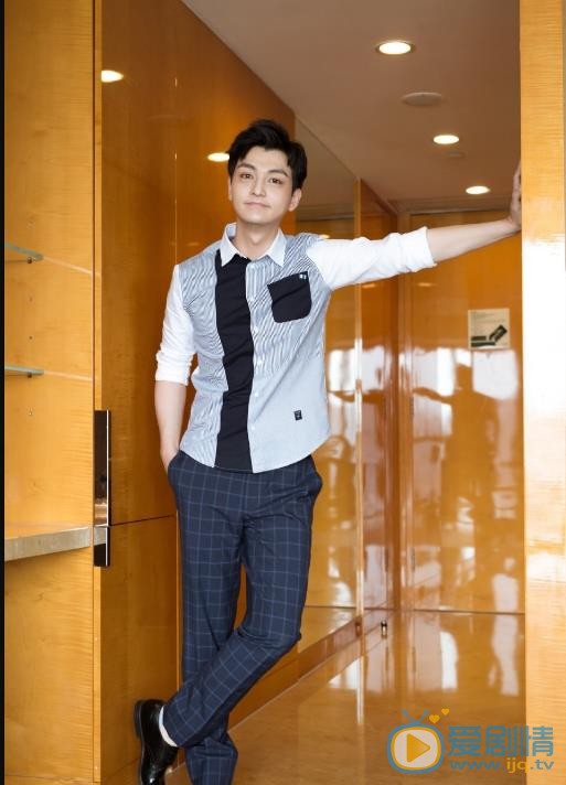 我不是精英費明扮演者張曉謙個人資料、海量生活照欣賞