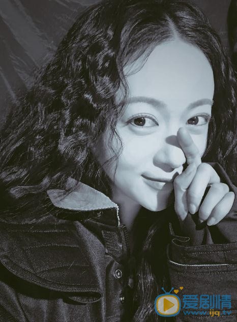 鳳囚凰馮亭是誰演的？馮亭扮演者吳謹言個人資料、寫真及生活照欣賞