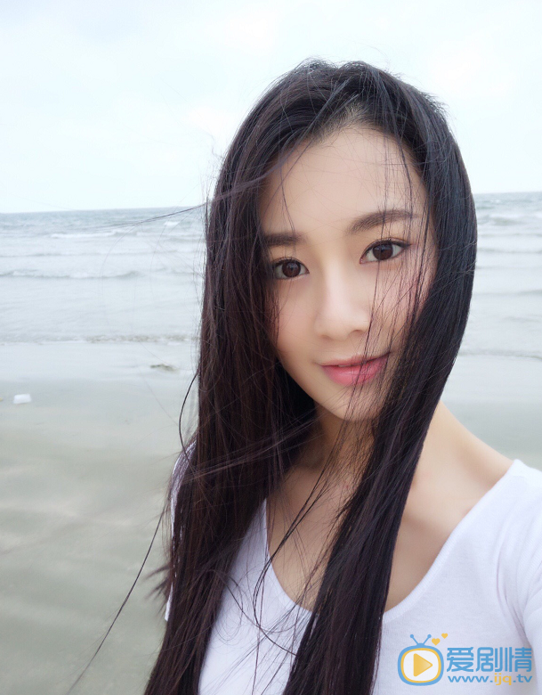  微微一笑很傾城小雨妖妖是誰演的？小雨妖妖扮演者劉穎倫個人資料及寫真生活照欣賞