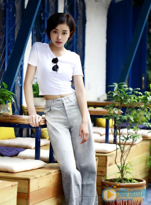 警花與警犬之再上征程董芳菲是誰演的？董芳菲扮演者吳昱瑤個人資料、寫真及生活照欣賞