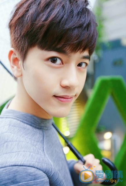 鳳囚凰花錯是誰演的？花錯扮演者李宗霖個人資料、寫真及生活照欣賞