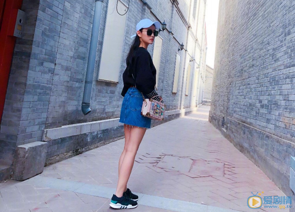 天坑鷹獵小紅果是誰演的？小紅果扮演者蔣依依個人資料、寫真及生活照欣賞