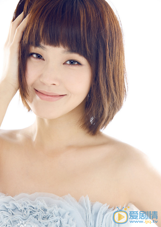 雞毛飛上天邱岩是誰演的？邱岩扮演者張佳寧個人資料及生活寫真照欣賞