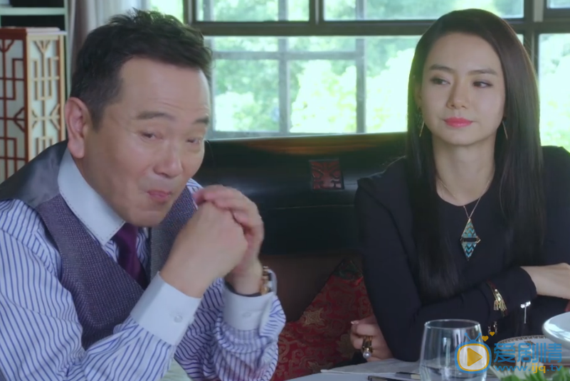  你好喬安喬安的父親怎么破產的？林海天和費天南是什麼關係？