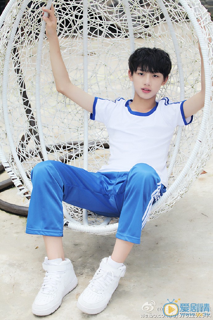 丁程鑫個人資料簡介 丁程鑫寫真照片