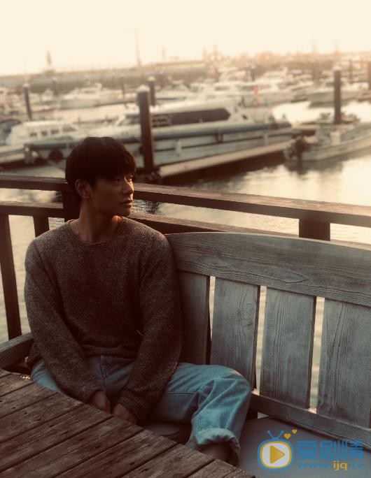 橙紅年代阿瑟是誰扮演的？阿瑟扮演著葉瀏個人資料、寫真生活照