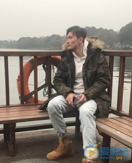 一千零一夜呂大衛是誰演的?呂大衛扮演者張峻鳴個人資料、寫真及生活照欣賞