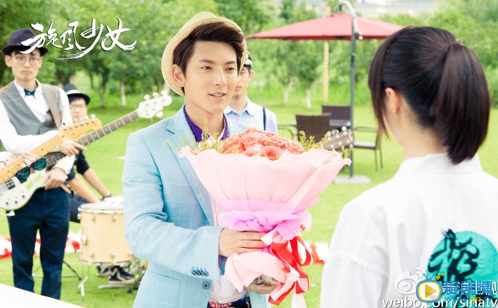 鏇風少女熱播 楊洋胡冰卿甜蜜互食棉花糖(組圖)