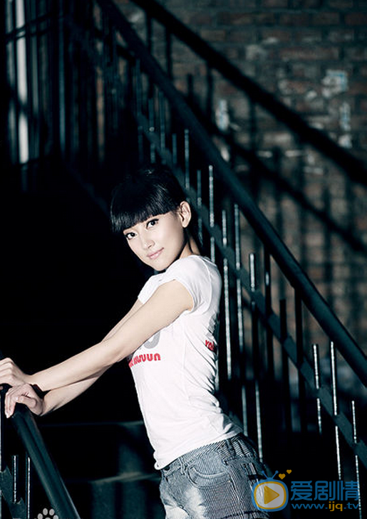 繁星四月小菲是誰演的？小菲扮演者衛萊個人資料生活寫真照欣賞