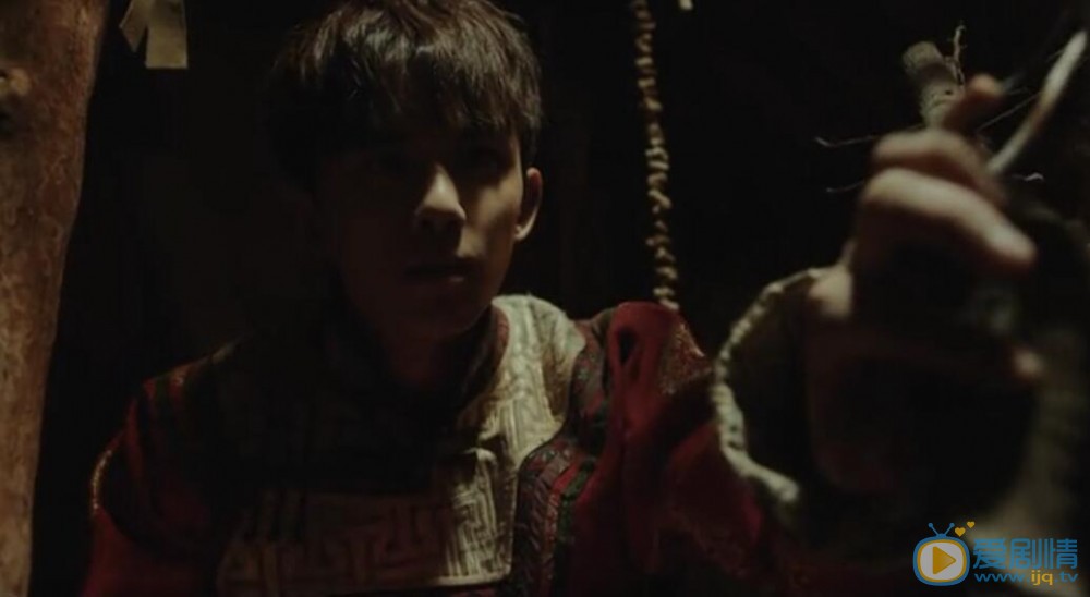 沙海地窖里藏著什麼？吳邪為什麼讓黎簇去地窖？