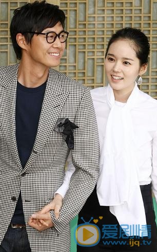 延政勛個人資料簡介 延政勛和韓佳人合照