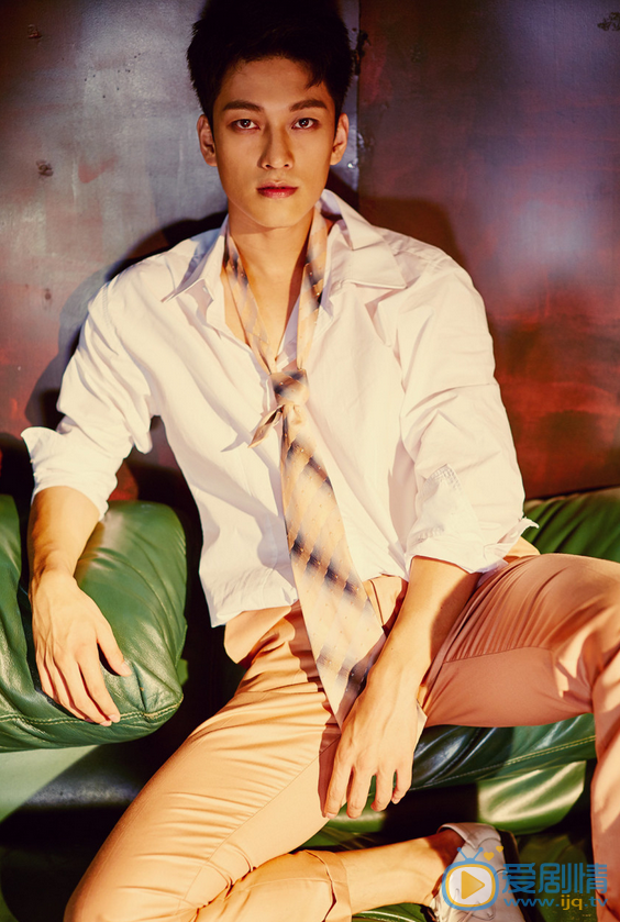  上古情歌坤卜是誰演的？坤卜扮演者劉帥良個人資料及寫真生活照欣賞