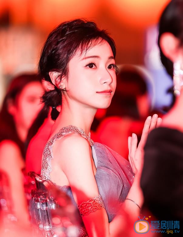 皓鑭傳殷小春是誰飾演的？殷小春扮演者姜梓新個人資料、寫真及生活照欣賞