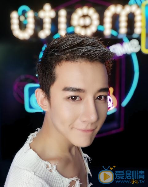 鳳囚凰柳色是誰演的？鳳囚凰柳色扮演者盧卓個人資料、寫真及生活照欣賞