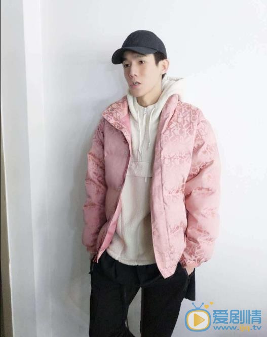 沙海楊好是誰扮演的？沙海楊好扮演著朱戩個人資料、寫真生活照