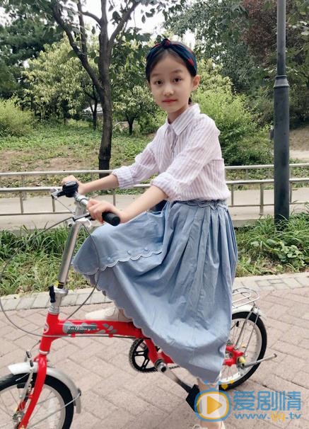 紀姿含個人資料簡介 紀姿含生活照