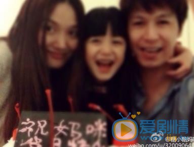 張籽沐個人資料簡介 張籽沐家庭背景 張籽沐和爸爸媽媽合照