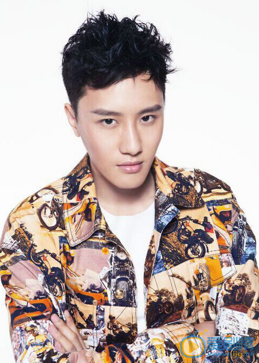 楊逸飛個人資料簡介_楊逸飛圖片寫真_生活照_家庭背景明星庫劇情網