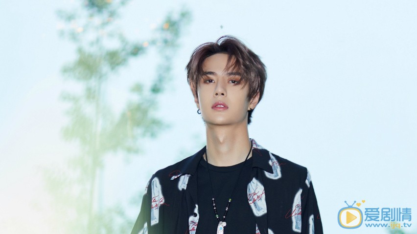 有翡官宣 趙麗穎攜手王一博出演古裝劇