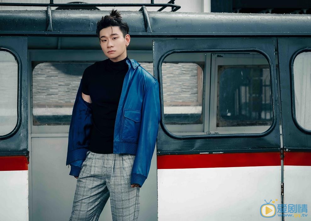 橙紅年代阿瑟是誰扮演的？阿瑟扮演著葉瀏個人資料、寫真生活照