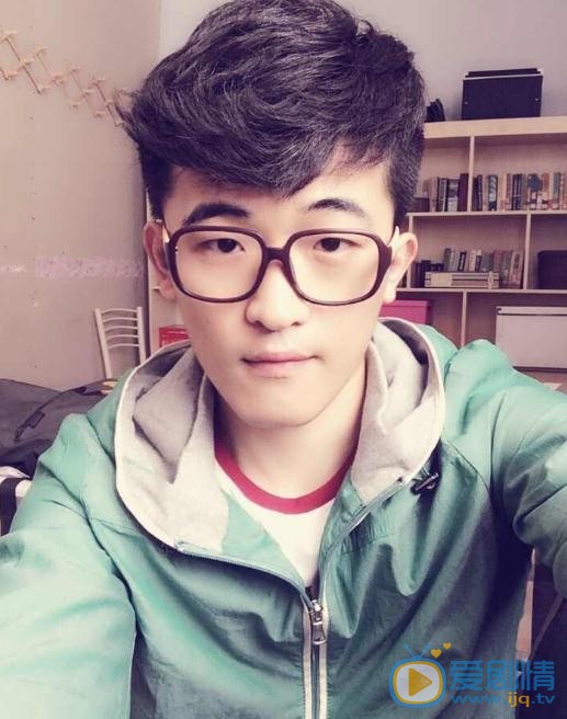 生於70年代王小兵是誰演的？王小兵扮演者姜寒個人資料、寫真及生活照欣賞