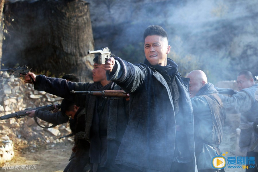 鐵在燒中葛十三為什麼去當兵？葛十三當兵的原因是什麼？