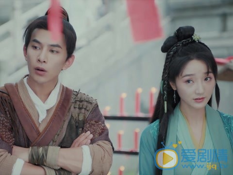 新白娘子傳奇小青喜歡誰？