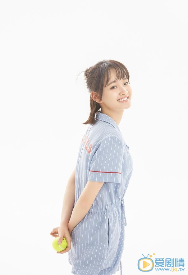 愛情進化論賈小美是誰飾演的？賈小美扮演者梁寶羚個人資料、寫真及生活照欣賞