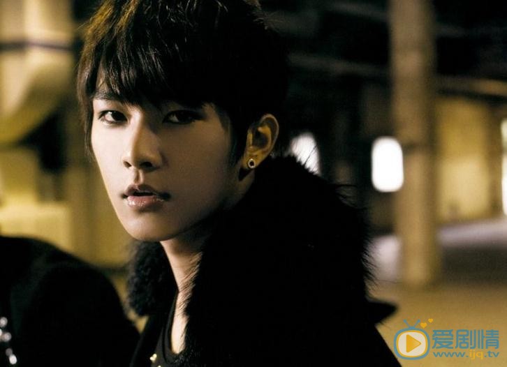 炎亞綸個人資料簡介 炎亞綸家庭背景 炎亞綸寫真生活照