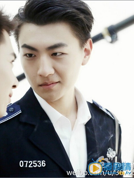 逆襲之愛上情敵吳所畏和池騁在現實生活中是同性戀嗎?逆襲之愛上情敵中的兩個主演在現實生活中也是同性戀嗎?