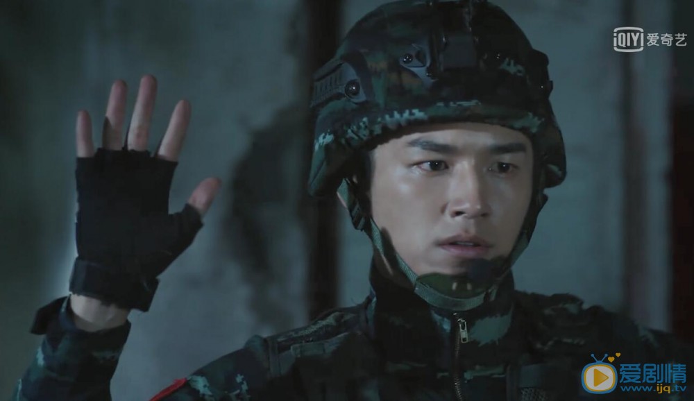 反恐特戰隊之天狼唐石為何會對秦曉陽開槍？