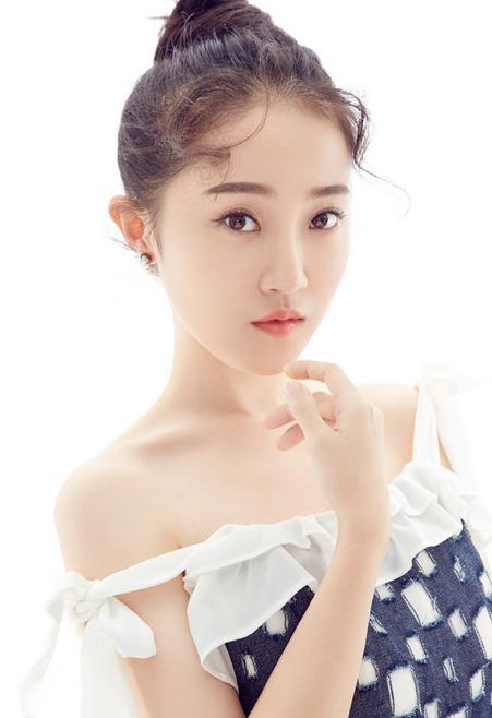 董昕贇個人資料簡介 董昕贇寫真