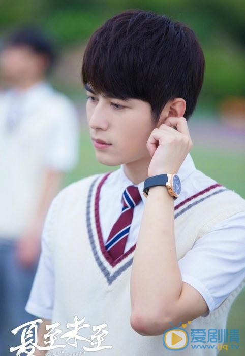 夏至未至再曝新劇照 陳學冬鄭爽白敬亭青春氣息滿滿