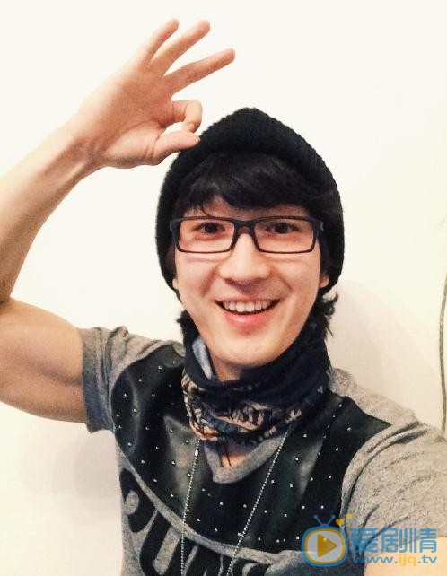 凡人的品格袁寶是誰演的？袁寶扮演者鄭家彬個人資料、寫真及生活照欣賞