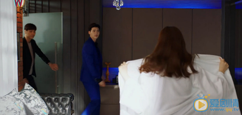 W-兩個世界吳妍珠離開姜哲爆笑舉動剪輯