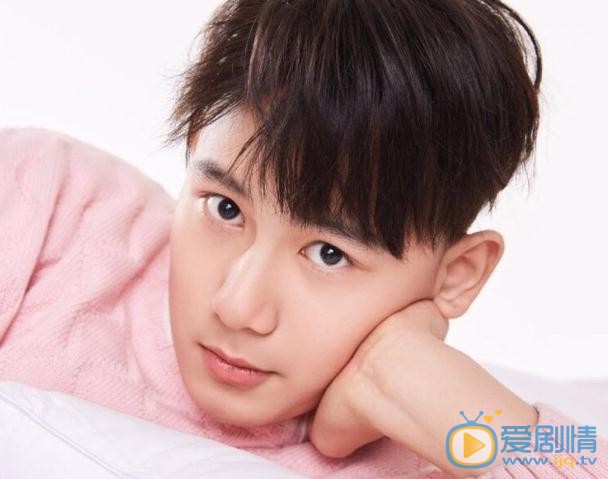 電視劇老男孩蕭晗是誰演的？蕭晗扮演者胡先煦個人資料、寫真及生活照欣賞