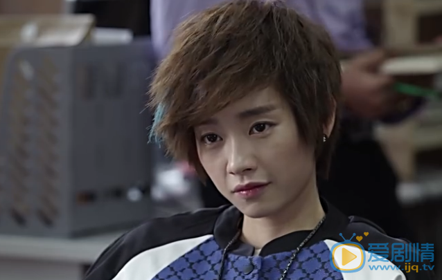 女不強大天不容劇照