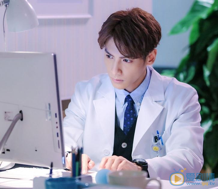 羅雲熙個人資料簡介 羅雲熙《兒科醫生》劇照