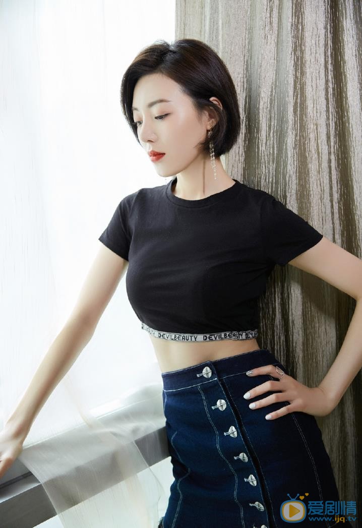 幸福一家人白雪是誰演的？白雪扮演者何美璇個人資料、寫真及生活照欣賞