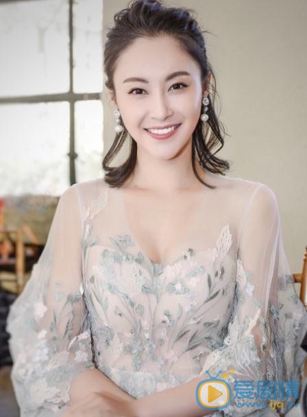 我的青春遇見你葛青是誰演的？葛青扮演者王泇淇個人資料、寫真及生活照欣賞